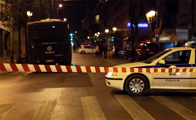 Бомба взорвалась в самом центре Афин Бомба взорвалась в самом центре Афин