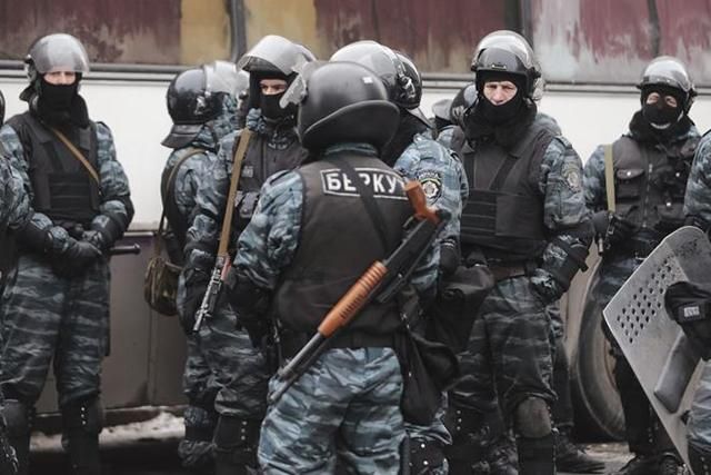 Подозреваемые в преступлениях на Майдане экс- "беркутовцы" продолжают службу в полиции
