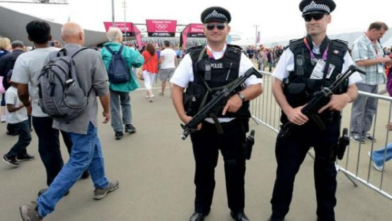 Британским полицейским разрешили стрелять в водителей террористов