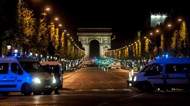 Підозрюваний у стрілянині в Парижі здався бельгійській поліції
