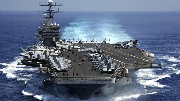 Винищувач США впав у море біля Філіппін Винищувач США впав у море біля Філіппін