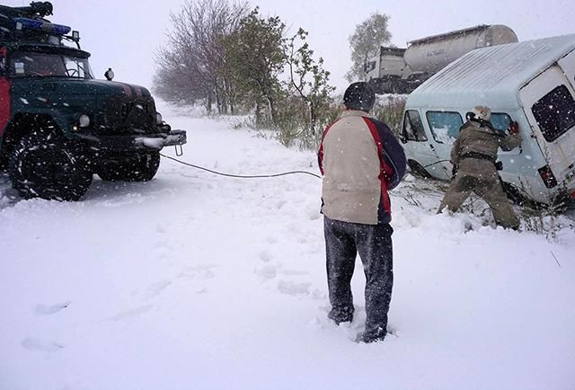 Капризы погоды без света остаются сотни населенных пунктов Украины
