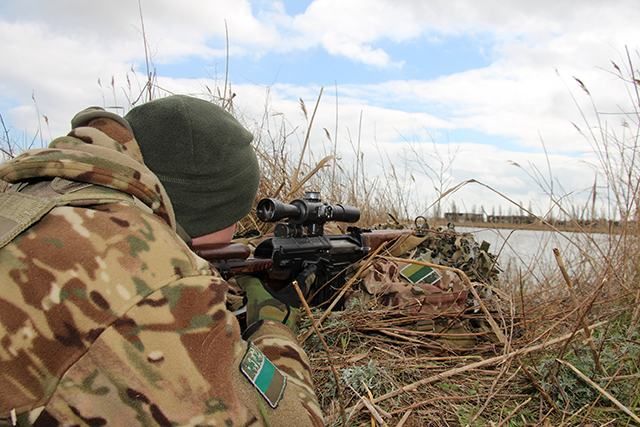 Українські силовики потренувалися знищувати терористів на кордоні з Кримом