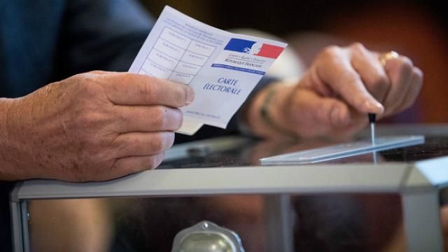 Франція обирає: як проходить перший тур президентських виборів