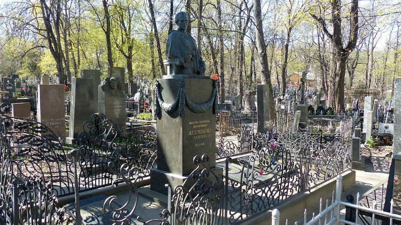 Вандалы ограбили могилу Леси Украинки, – СМИ