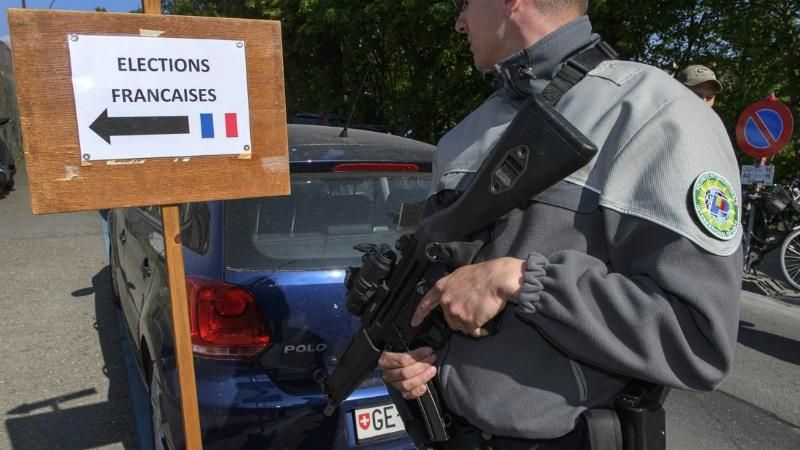 Из-за подозрительных автомобилей два избирательных участка эвакуировали во Франции