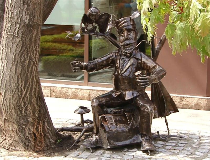 В Одессе появился необычный памятник, авторы которого избегают огласки
