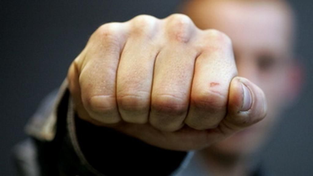 Бойцы АТО и иностранцы устроили выяснение отношений на Донбассе Бойцы АТО и иностранцы устроили выяснение отношений на Донбассе