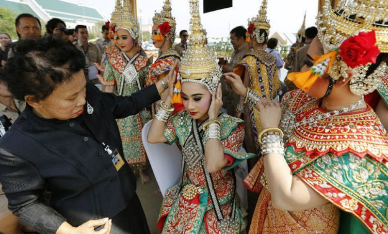 Короля Таїланду кремують через рік після його смерті
Короля Таїланду кремують через рік після його смерті