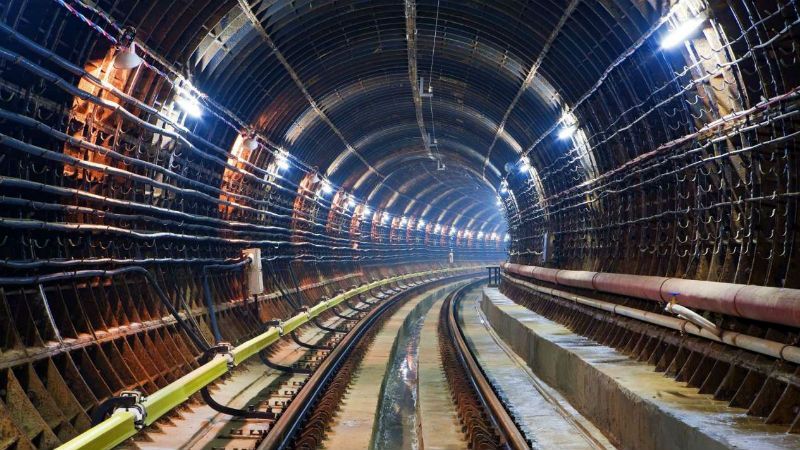 Метро у Києві може зупинитись: суд ухвалив рішення про борги підземки Метро у Києві може зупинитись: суд ухвалив рішення про борги підземки