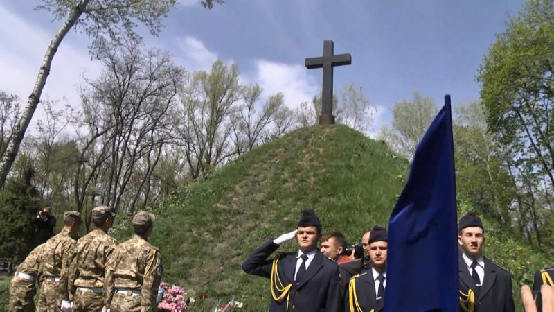 В Киеве провели панихиду по погибшим ликвидаторам аварии на ЧАЭС В Киеве провели панихиду по погибшим ликвидаторам аварии на ЧАЭС