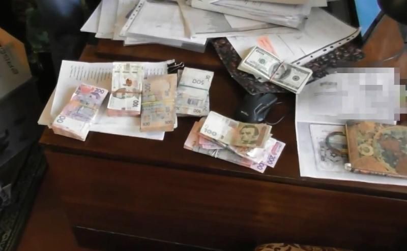 На Харківщині викрили масштабну схему легалізації фейкових переселенців
На Харківщині викрили масштабну схему легалізації фейкових переселенців