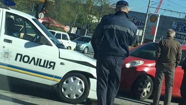 Полицейские в Днепре попали в аварию: есть пострадавшие Полицейские в Днепре попали в аварию: есть пострадавшие