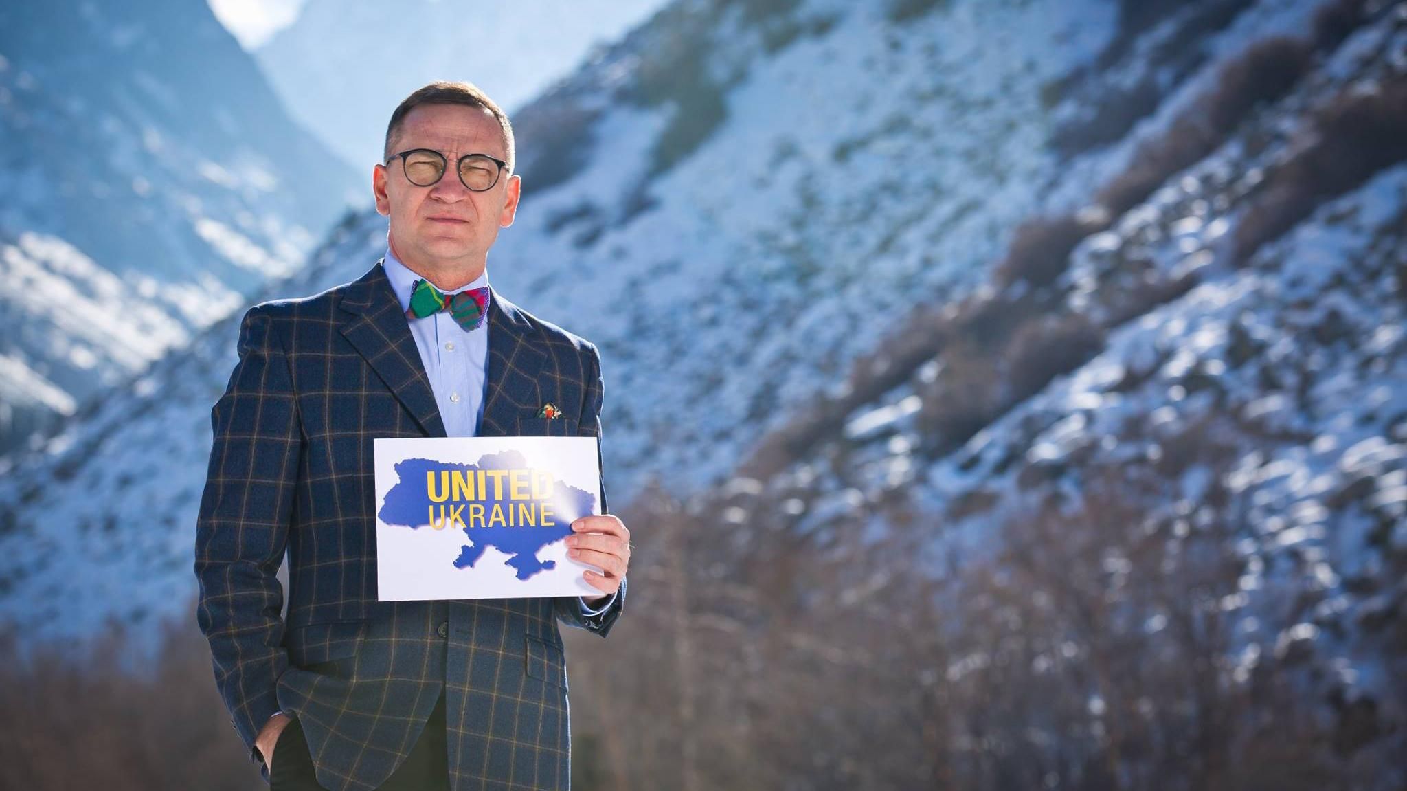 Порошенко уволил одного из послов Порошенко уволил одного из послов