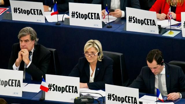 Европарламент озвучил, какие миллионные убытки нанесла Ле Пен