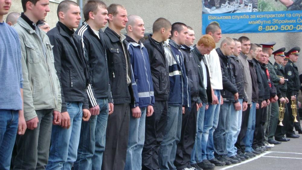 В Госпогранслужбе разъяснили информацию о вручении повесток призвоникам на границе В Госпогранслужбе разъяснили информацию о вручении повесток призвоникам на границе