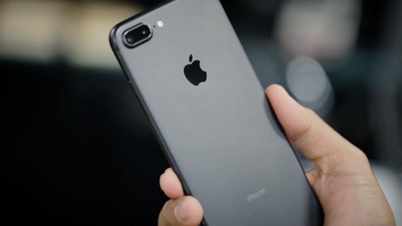 У женщины во время сна взорвался iPhone 7: смартфон расплавился