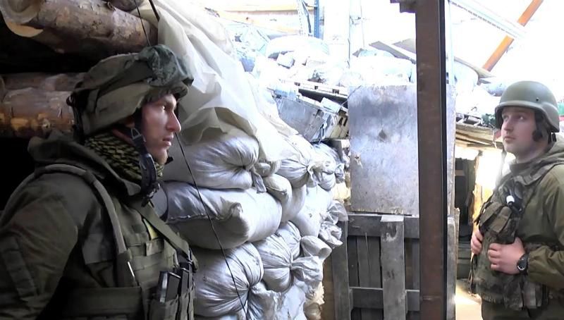 Как живется украинским военным в авдеевской промзоне
