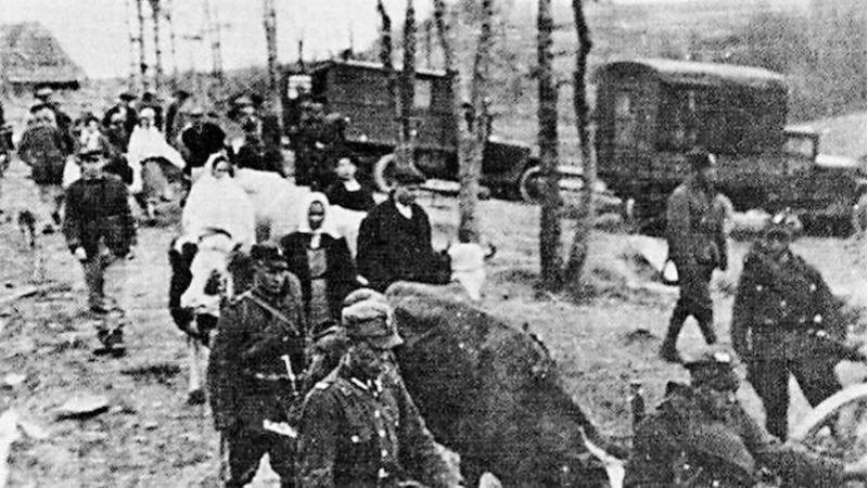 Операція "Вісла": 70 років тому Польща депортувала 150 тисяч українців Операція "Вісла": 70 років тому Польща депортувала 150 тисяч українців