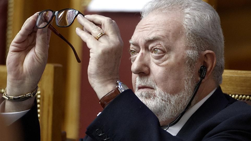 У проросійського президента ПАРЄ забрали повноваження, але не відкликали з посади: деталі У проросійського президента ПАРЄ забрали повноваження, але не відкликали з посади: деталі