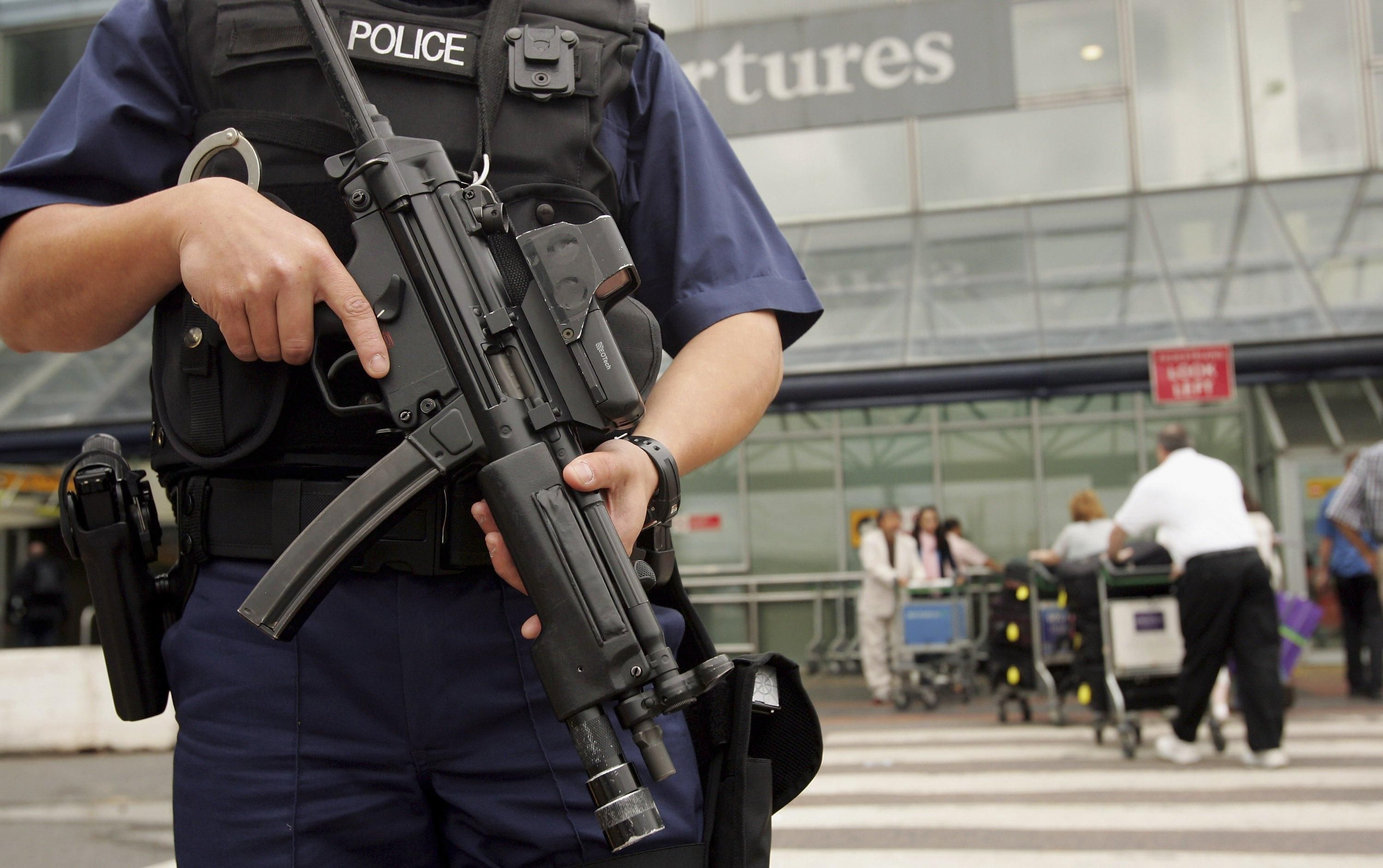 Британской полиции удалось предотвратить теракт, есть задержанные