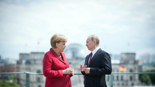 Меркель едет к Путину в Сочи Меркель едет к Путину в Сочи