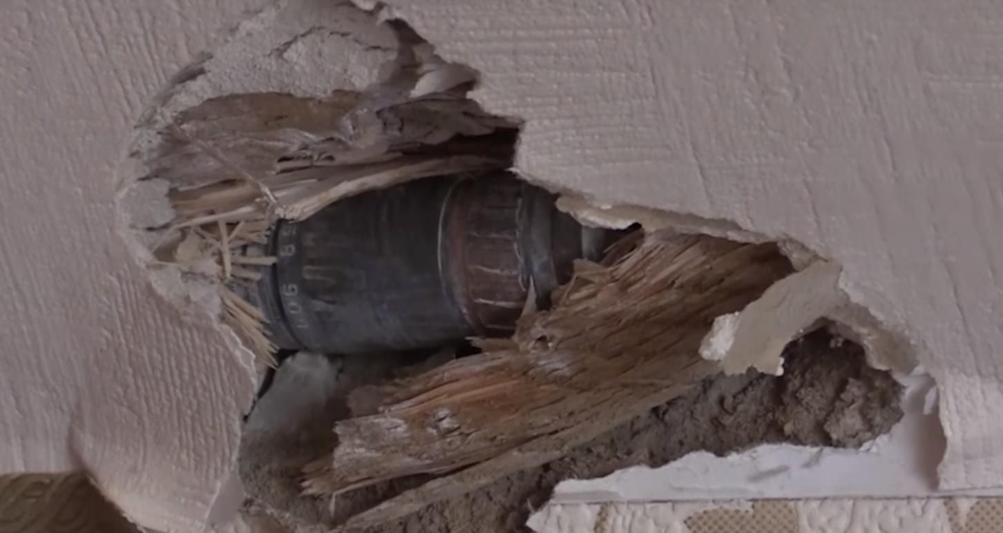 Военные показали последствия от российского "гумконвоя": видео Военные показали последствия от российского "гумконвоя": видео