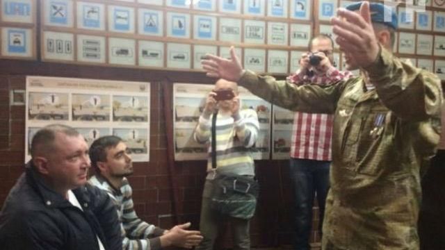 Конфлікт перевізників та бійців АТО переріс у серйозну бійку Конфлікт перевізників та бійців АТО переріс у серйозну бійку