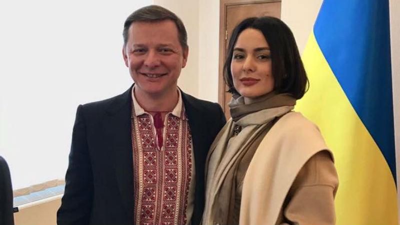 Нова радикалка. Ляшко показав депутатку-красуню, що поповнила його команду Нова радикалка. Ляшко показав депутатку-красуню, що поповнила його команду