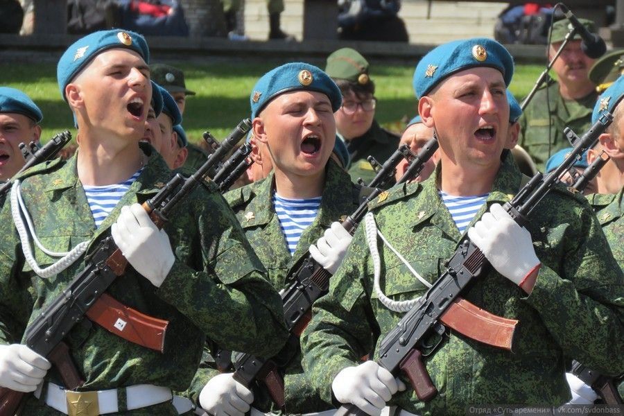 Як бойовики "ДНР" готуються до параду на 9 травня: з'явились фото