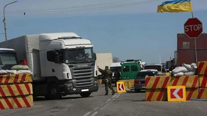Українські військові не пустили вантажівки з контрабандою в терористичну "ДНР"