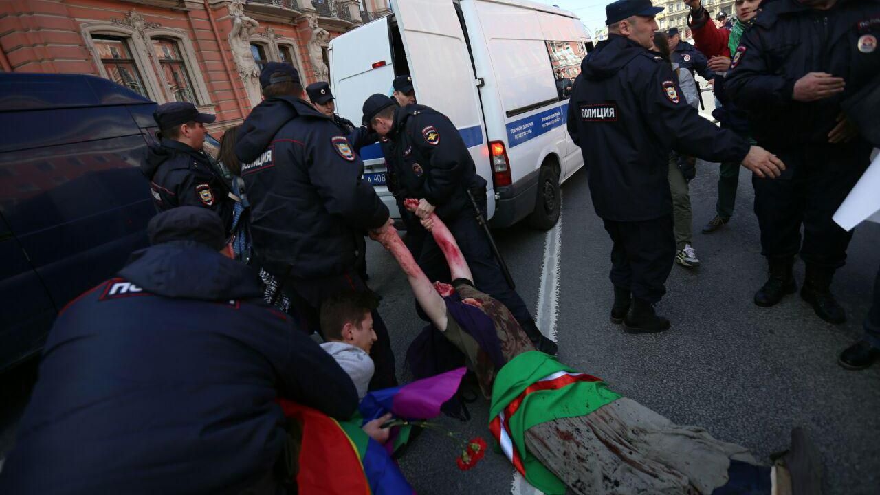 ЛГБТ-активистов жестоко задержали в Петербурге
