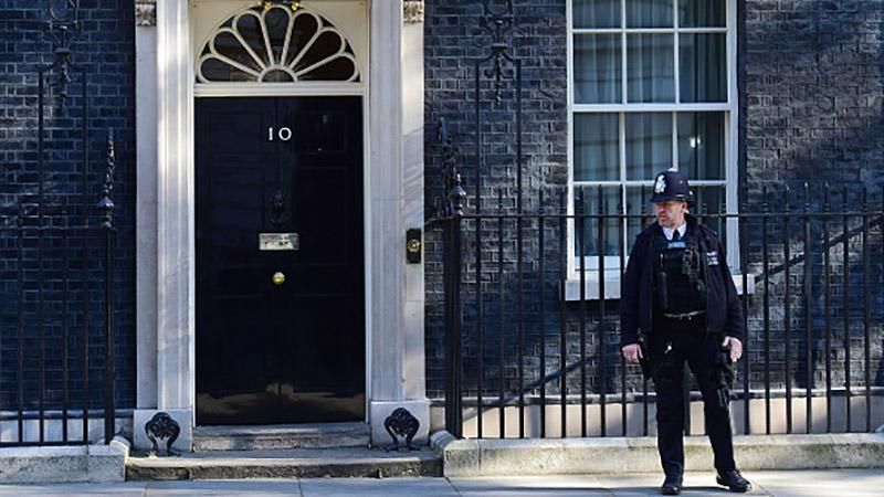 У Лондоні затримали трьох дівчат, підозрюваних у підготовці теракту У Лондоні затримали трьох дівчат, підозрюваних у підготовці теракту