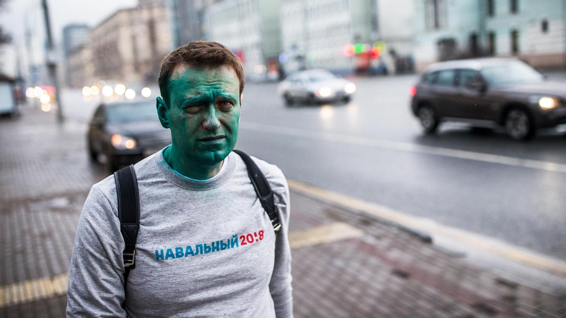 Названы имена радикалов, которые дерзко напали на Навального