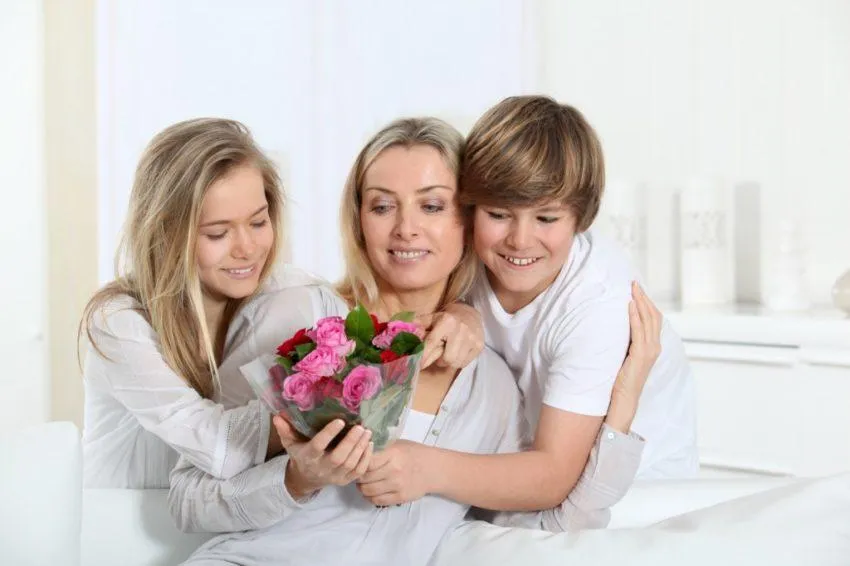 Подарунки на День матері Подарунки на День матері