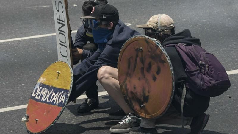 "Майдан" у Венесуелі: активісти почали зводити барикади