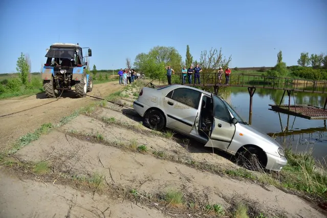 В салоні знайшли тіла двох загиблих 