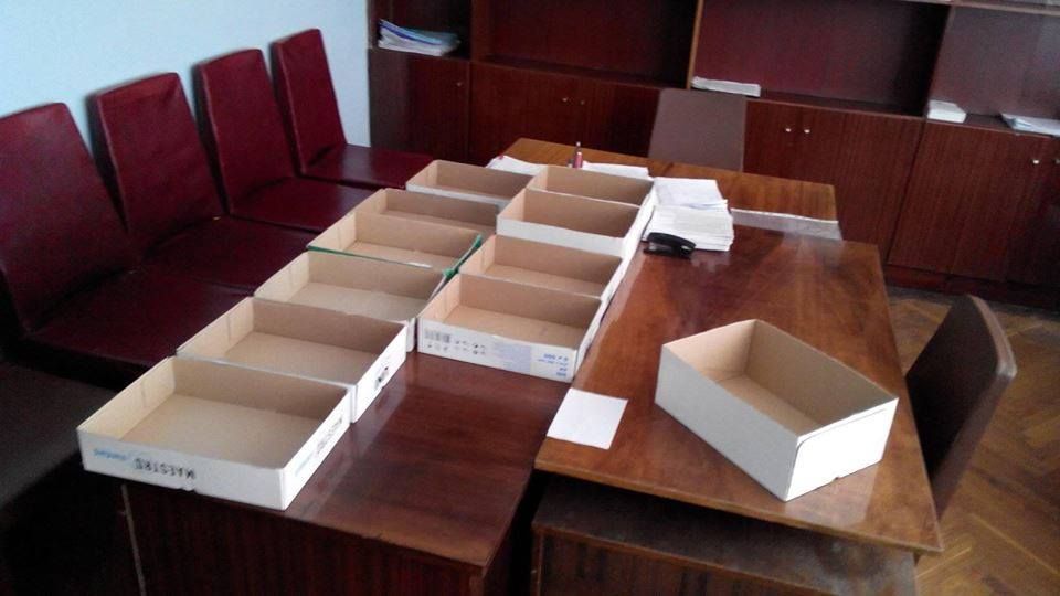 Невідомі викрали підписи проти депутатів Вілкула у Кривому Розі Невідомі викрали підписи проти депутатів Вілкула у Кривому Розі