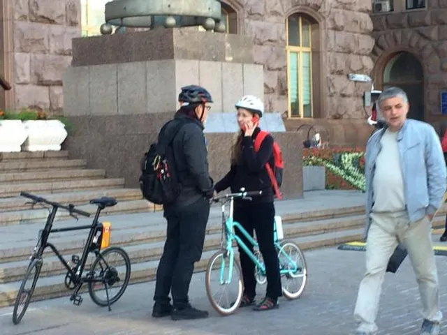 Уляну Супрун з чоловіком на велосипедах бачили під КМДА