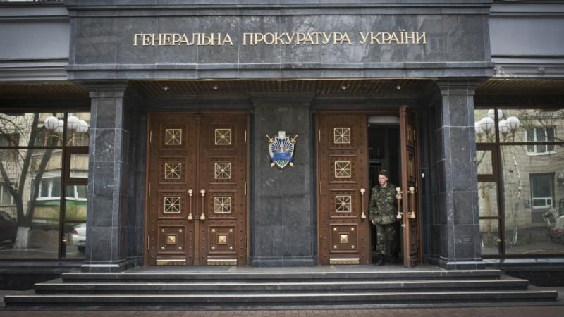 У Луценка знають, чому Інтерпол відмовляється шукати втікачів режиму Януковича У Луценка знають, чому Інтерпол відмовляється шукати втікачів режиму Януковича