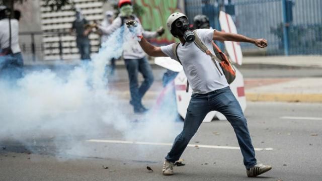 Кривавий "Майдан" у Венесуелі. Серед активістів – нові  жертви та поранені