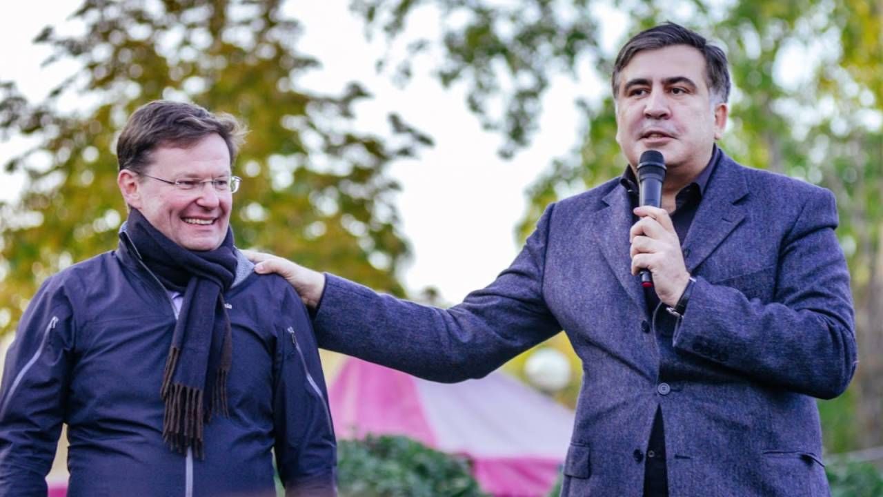 Саакашвили объяснил, почему Порошенко прекратил гражданство Боровика