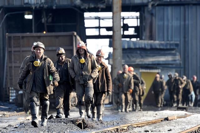 На Донбассе прекращают работать предприятия, захваченные боевиками На Донбассе прекращают работать предприятия, захваченные боевиками