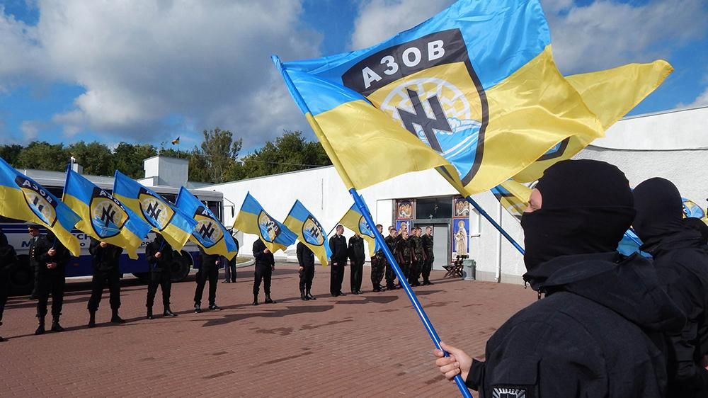 США запретили Украине тратить выделенные средства на "Азов"