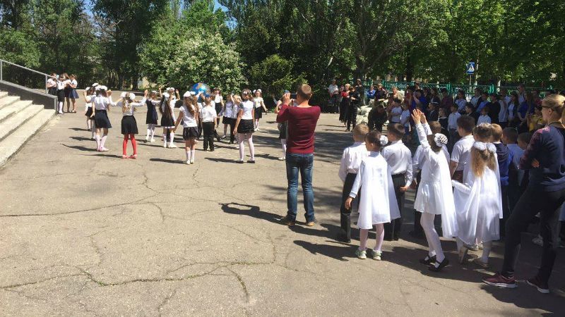Бойовики цинічно обстріляли Красногорівку, коли діти вийшли вшанувати пам'ять ветеранів