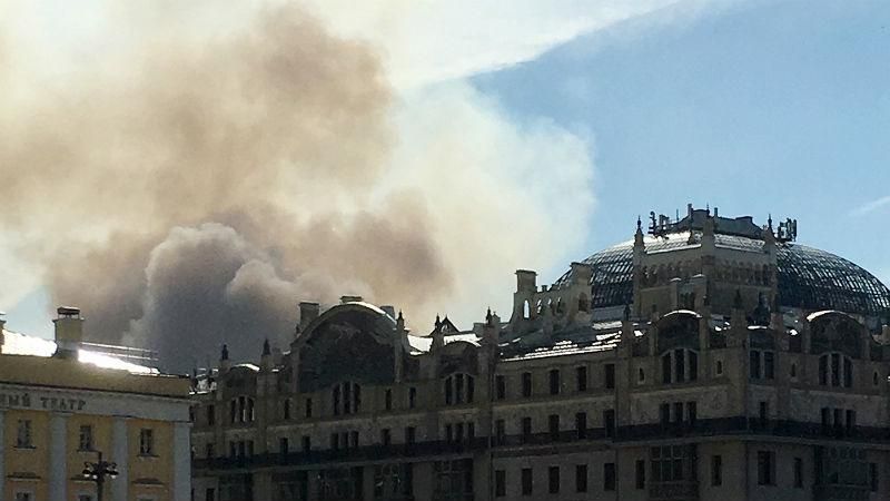 Біля адміністрації Путіна сталася масштабна пожежа Біля адміністрації Путіна сталася масштабна пожежа