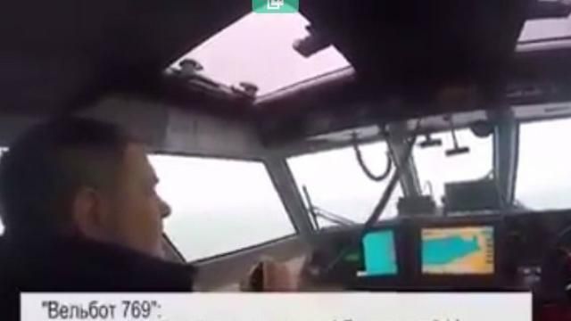 Російський корабель намагався захопити український рятувальний катер: опубліковано відео