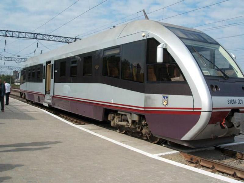 На Волині запустили перший рейковий автобус "Ковель – Хелм"
На Волині запустили перший рейковий автобус "Ковель – Хелм"