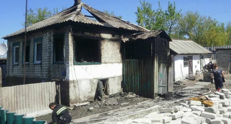 Чоловік на Луганщині підпалив одразу три хати, після чого скоїв самогубство
