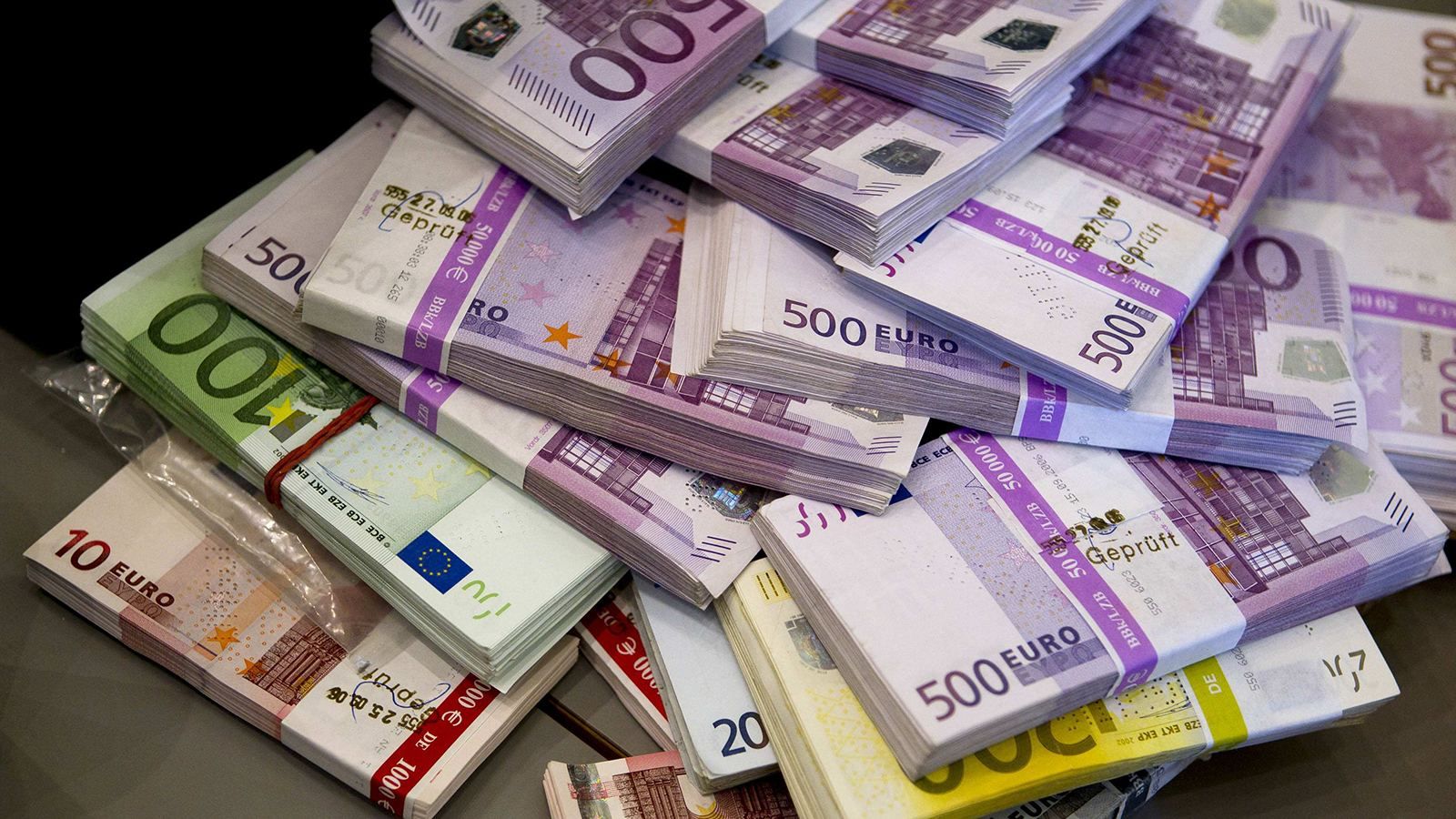 Готівковий курс валют 5 травня: євро полізло вгору